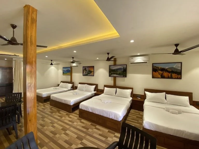 Group Stay Room at Sai Asharam Bhakt Niwas Shirdi